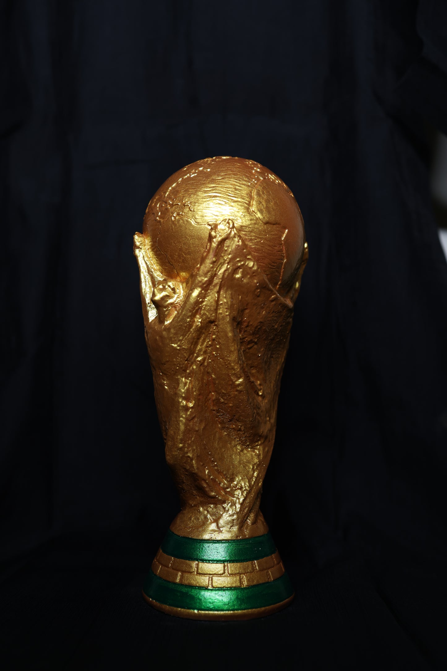 Global Glory Trophy – Gold Finish Decorative Showpiece (9.3 Inches)